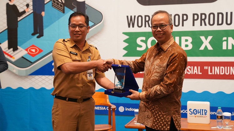 Direktur Informasi Publik, Nursodik Gunarjo dan Pelaksana Tugas (Plt) Sekretaris Dinas Kominfo Provinsi Jawa Tengah, Moch Faizin