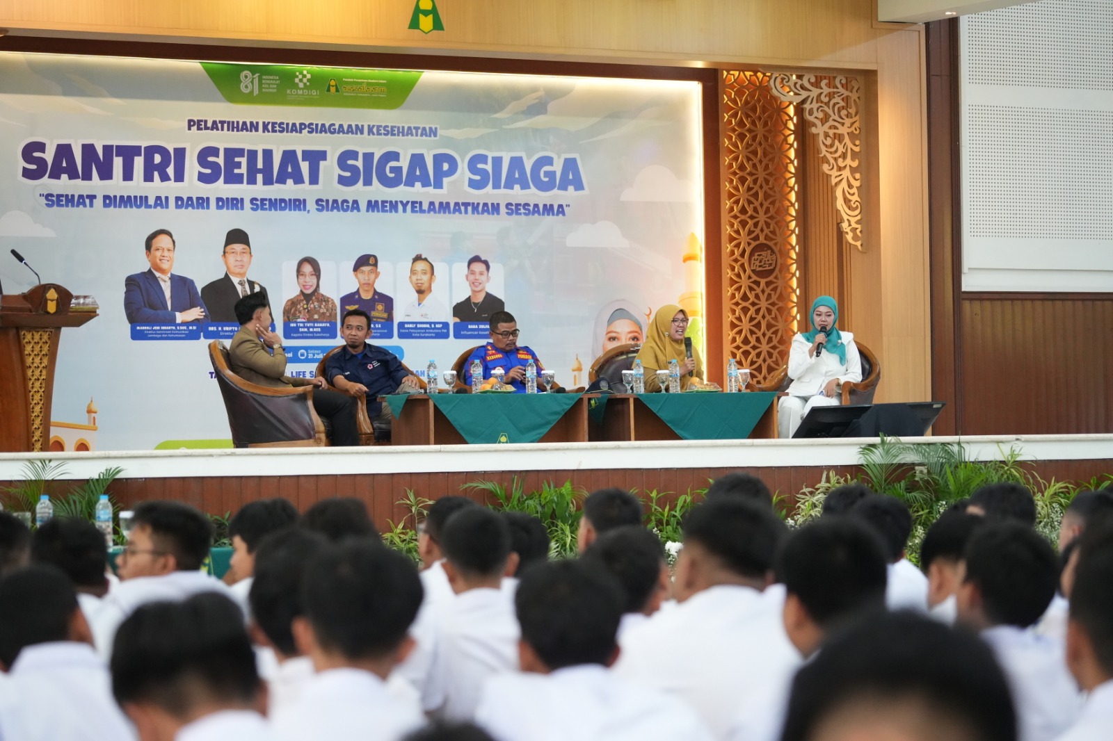 Komdigi Perkuat Edukasi Cek Kesehatan Gratis kepada 1.000 Santri di Sukoharjo