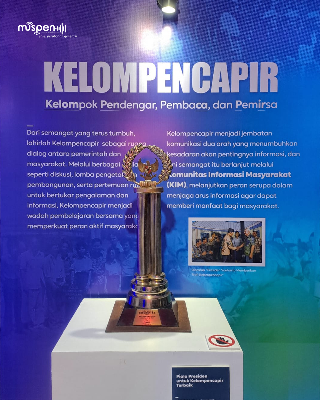 SEMANGAT DI BALIK ARUS INFORMASI