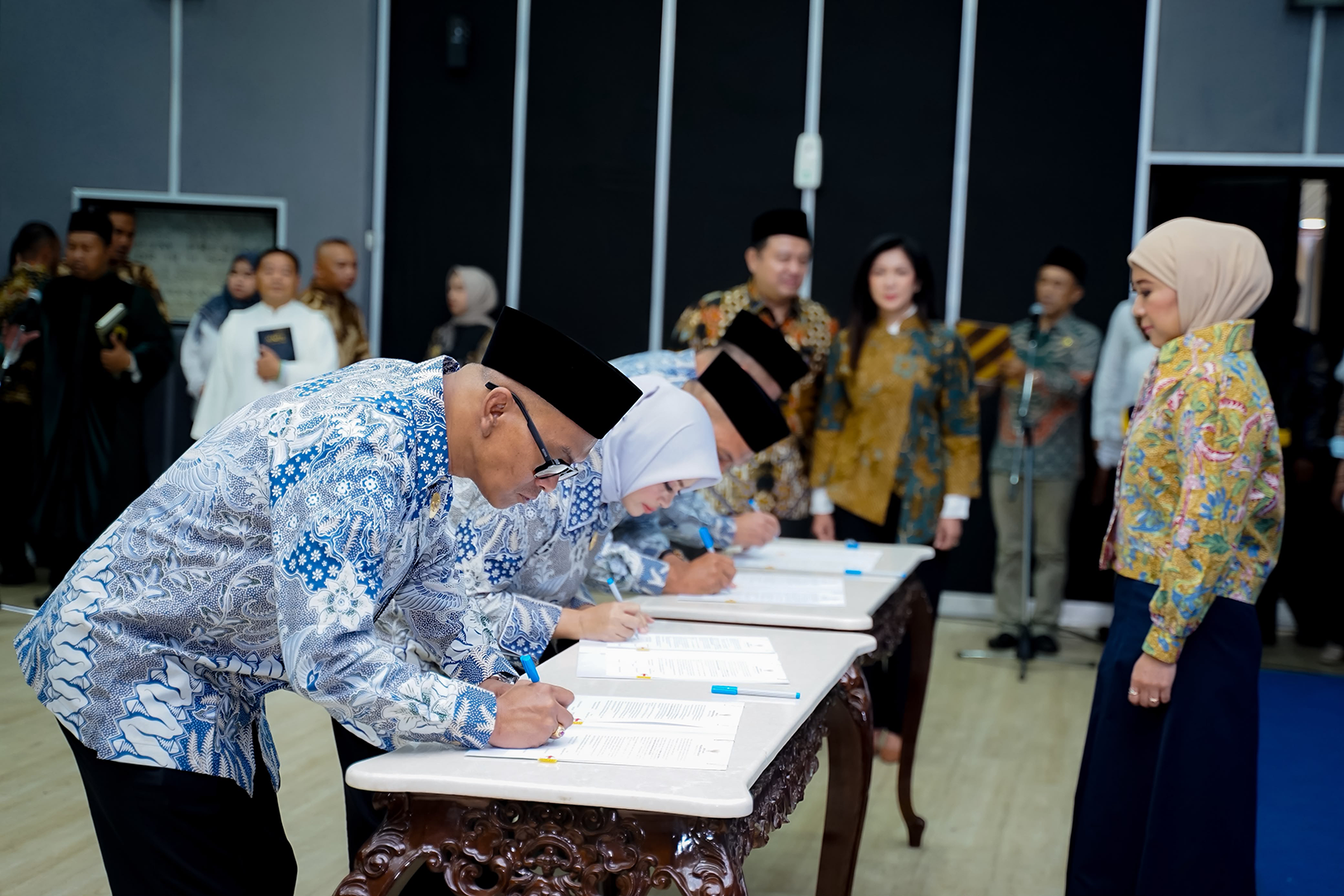 Kukuhkan Anggota KIP 2026-2030, Meutya Hafid: Deepfake dan Hoaks Jadi Tantangan Baru bagi Keterbukaan Informasi