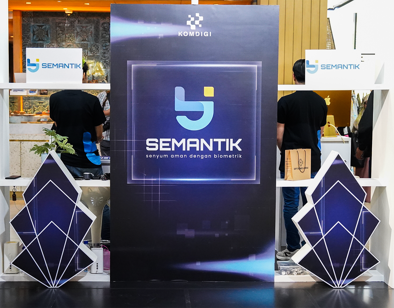 Registrasi Biometrik Nomor Seluler Mulai Berlaku, Meutya Hafid: Upaya Tekan Penipuan Online
