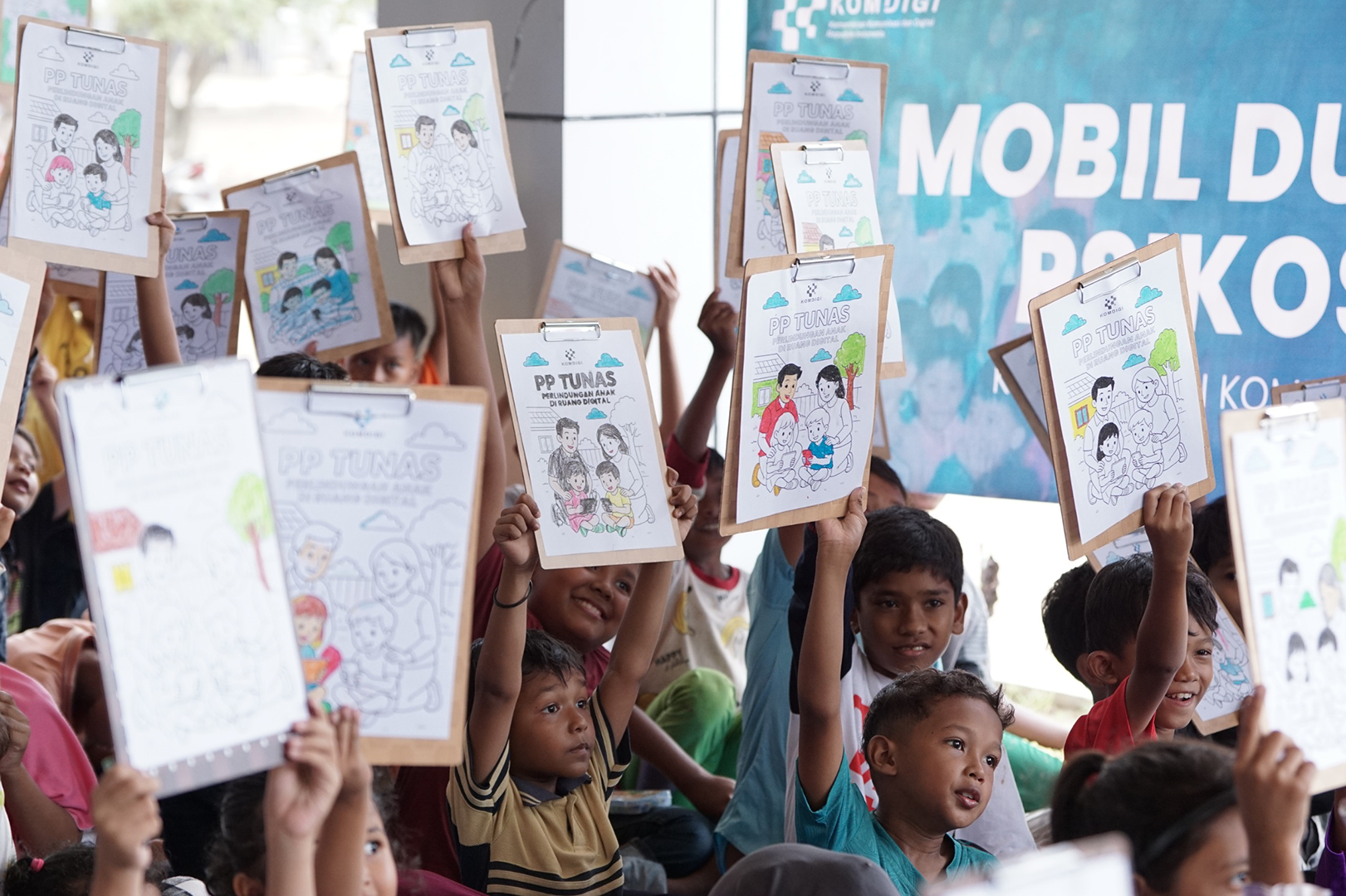 Memulihkan Luka Bencana Mobil Psikososial Komdigi Menyusuri Aceh hingga Sumatra Barat, Kembalikan Keceriaan Anak-anak