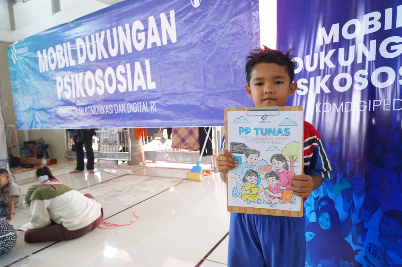 Mobil Dukungan Psikososial Kemkomdigi Kembalikan Senyum Anak Terdampak Bencana di Agam